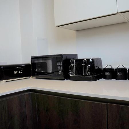 Manchester City Centre Apt With Balcony & Free Parking - Including Free 1-Hour Late Check-Out For Bookings On The 29Th 31St May, Justeat Voucher For 2-Night Stays Minimum! مانشستر المظهر الخارجي الصورة