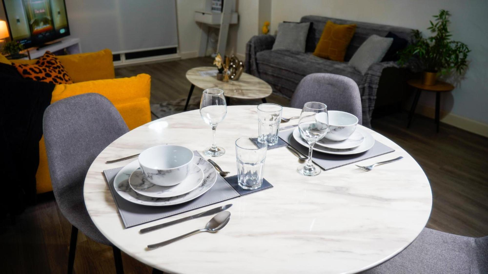 Manchester City Centre Apt With Balcony & Free Parking - Including Free 1-Hour Late Check-Out For Bookings On The 29Th 31St May, Justeat Voucher For 2-Night Stays Minimum! مانشستر المظهر الخارجي الصورة