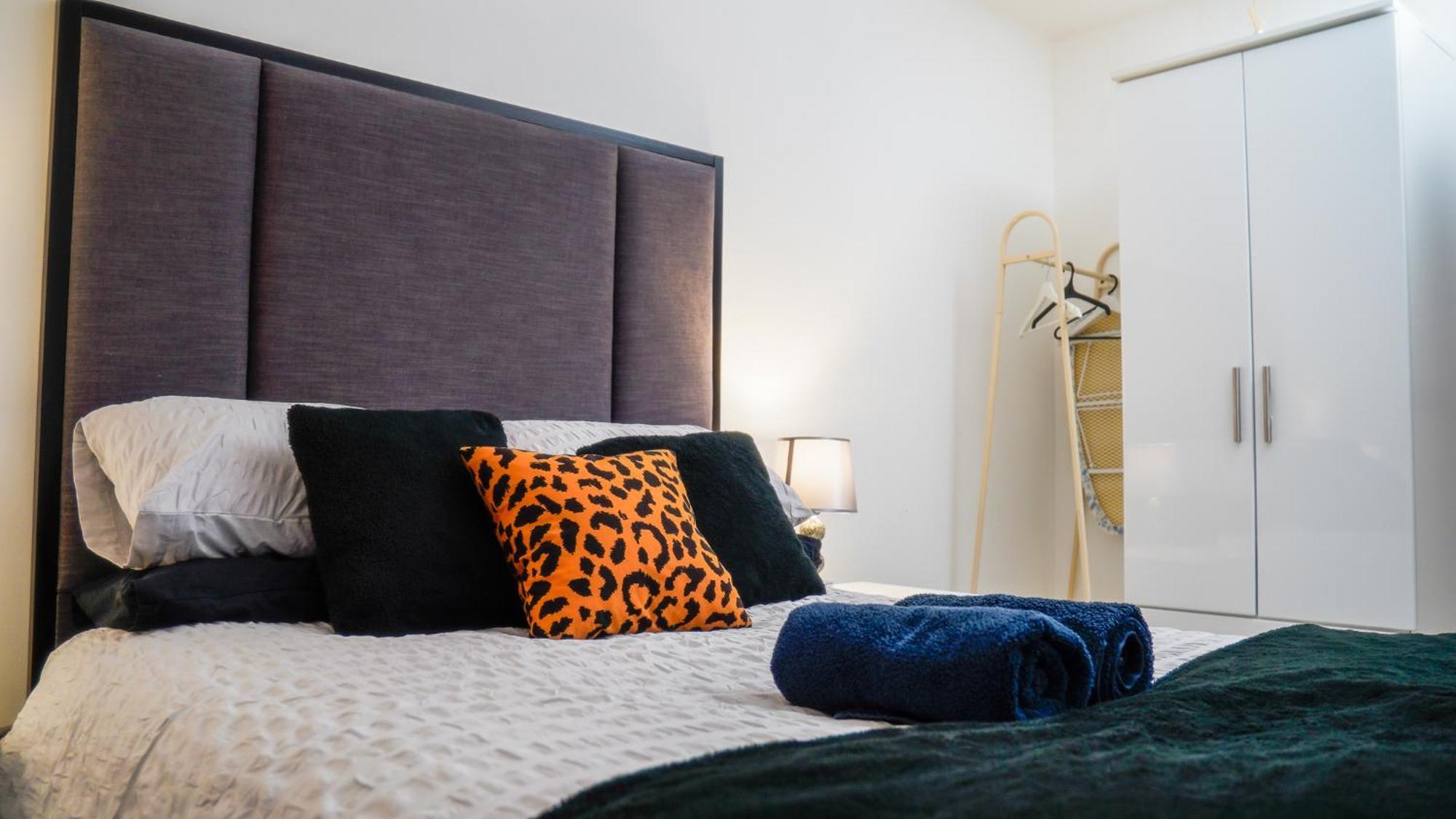 Manchester City Centre Apt With Balcony & Free Parking - Including Free 1-Hour Late Check-Out For Bookings On The 29Th 31St May, Justeat Voucher For 2-Night Stays Minimum! مانشستر المظهر الخارجي الصورة
